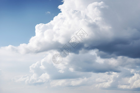 蓬松深灰的云背景图片