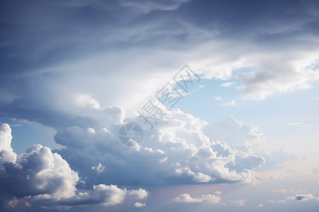 遮挡阳光的白云背景图片