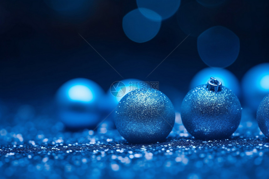 蓝色的圣诞节装饰球图片