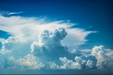 蓝色天空中的云层图片