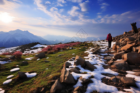 冰雪融化的山地高清图片