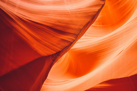 红色岩石峡谷红色洞穴设计图片