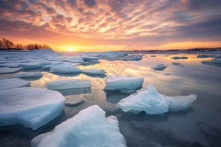 海水中融化的冰块背景图片