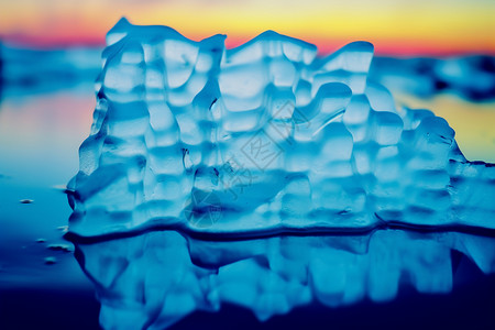 蓝色冰川矿物图片