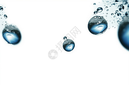 白色水滴液体落下来的样子设计图片