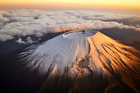 休眠火山壮丽的乞力马扎罗山背景