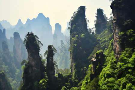 群峰奇石的美丽景观图片