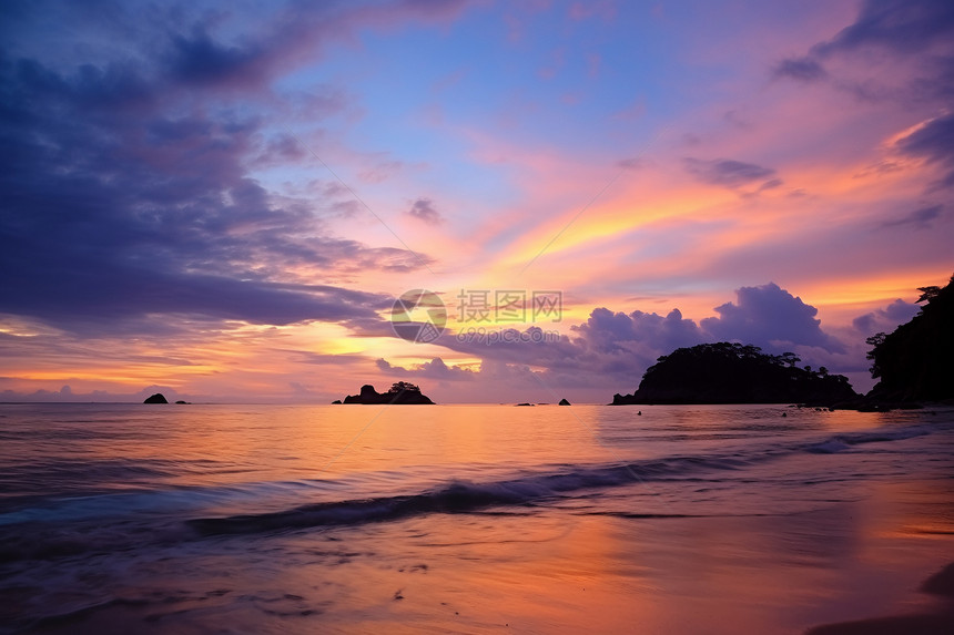 日落时美丽的海边图片