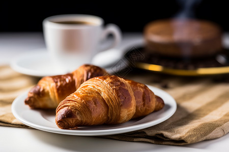 早餐羊角面包和咖啡高清图片