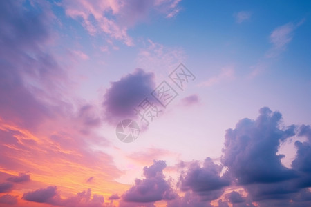 日出时的云彩图片