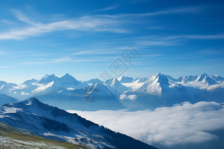 蓝天下的山脉高清图片