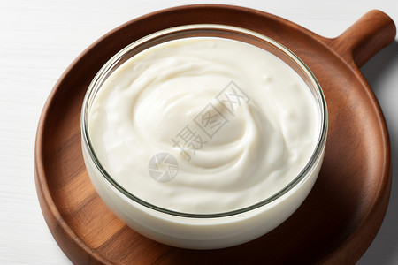 白色液体的酸奶图片