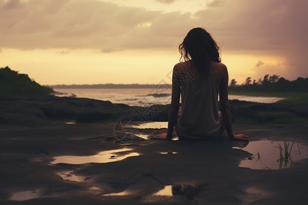 海边沮丧的孤独女人图片