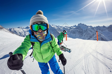 男子斜坡上滑雪图片