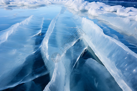 海洋冰川的裂缝图片