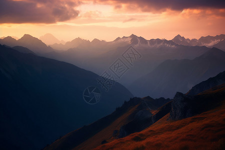 秋天高加索山脉的美丽景观高清图片