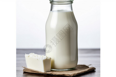 瓶子里的牛奶图片