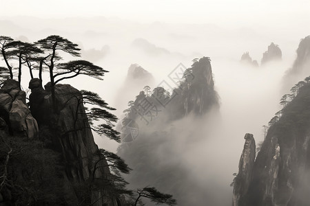 云雾飘渺的山间背景