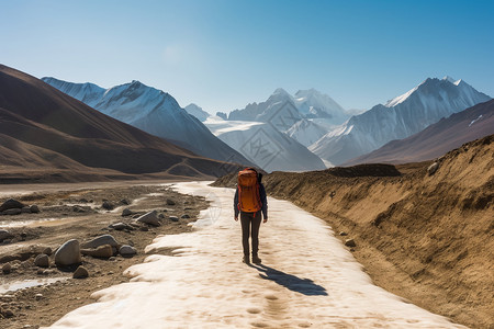 英雄山户外徒步旅行的英雄背景