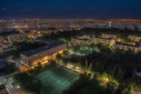 夜晚的大学背景图片