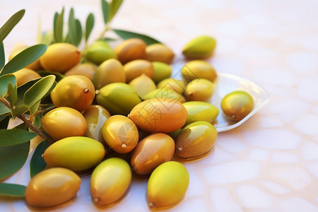 新鲜的油橄榄背景图片