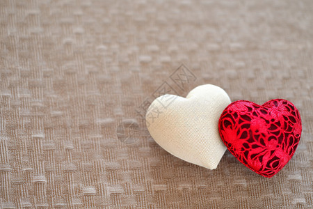 织唛两颗织出来的爱心背景