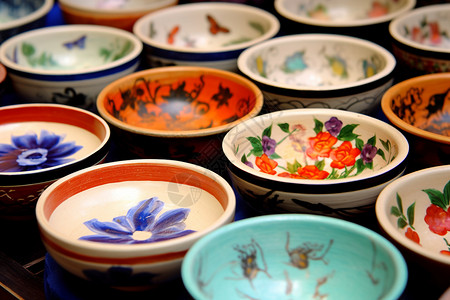 传统工艺的陶器餐具背景图片