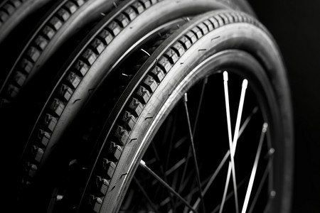 自行车车轮白色橡胶轮子高清图片