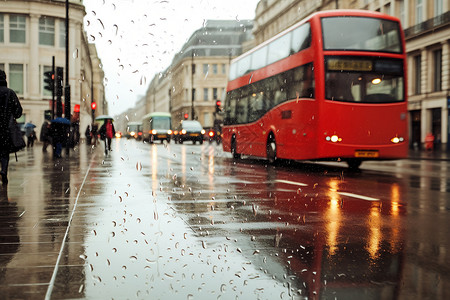 雨中的公共汽车图片