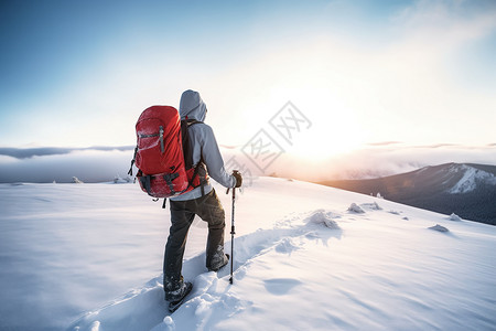 跋涉的登山者高清图片