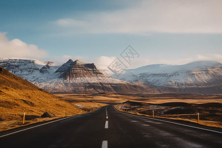 丘陵山区欧洲雪山山脉中的交通公路背景
