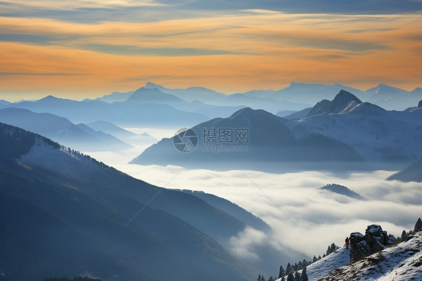 山脉云雾风景图片