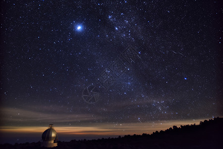 夜晚天空中的星星图片