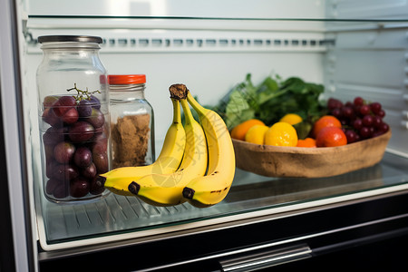 密封瓶冰箱中冷藏的新鲜水果背景
