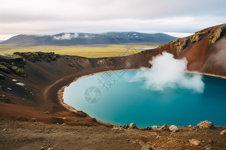 火山口的蒸汽图片