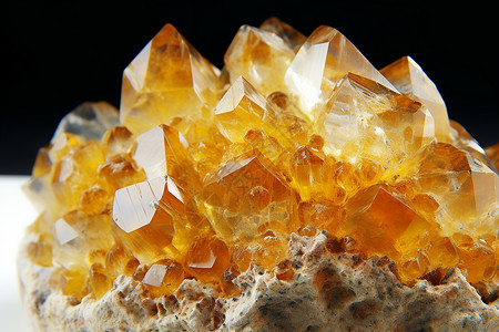 黄色水晶矿物背景图片