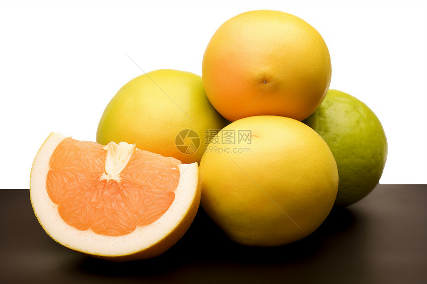 新鲜多汁的成熟柑橘图片