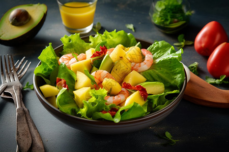 新鲜的沙拉蔬菜海芒果高清图片