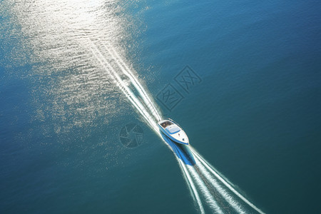 湖中的轮船图片