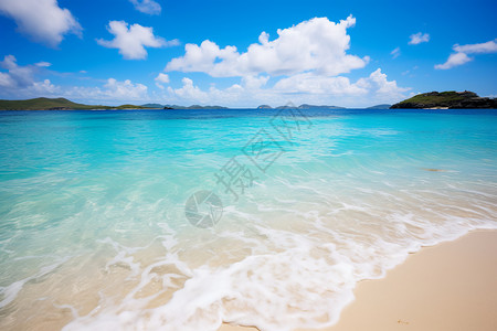 热带清澈蔚蓝的海水图片