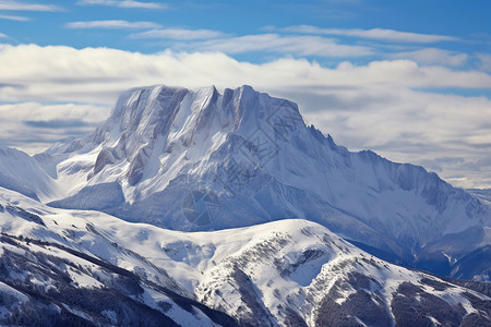 冬天冰川山顶图片