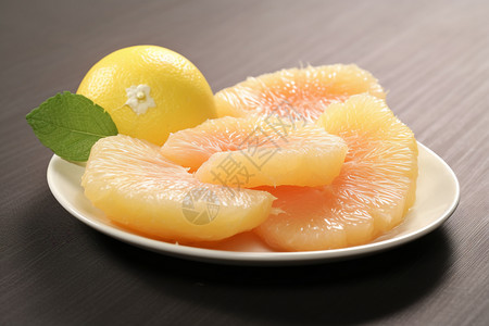 新鲜多汁的葡萄柚高清图片