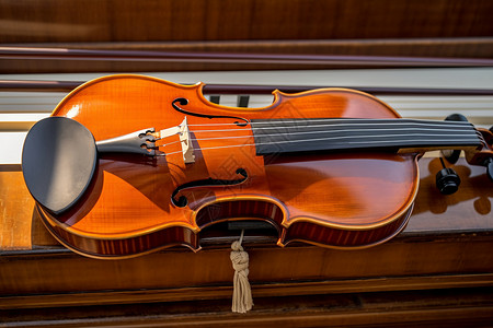 优雅的小提琴图片