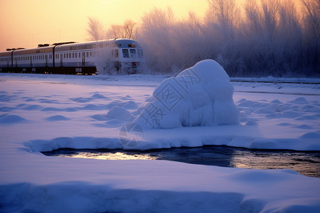 穿过雪火车冬天雪景中运输的火车背景