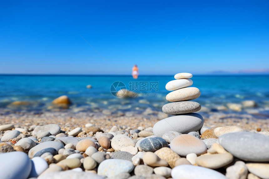 度假沙滩上的鹅卵石图片
