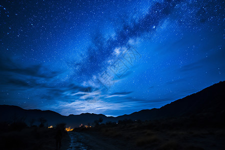 夜晚星空的美丽景观图片
