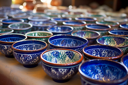 手工绘制的陶瓷碗图片