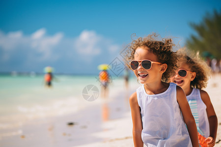 夏天度假海边的小女孩背景图片