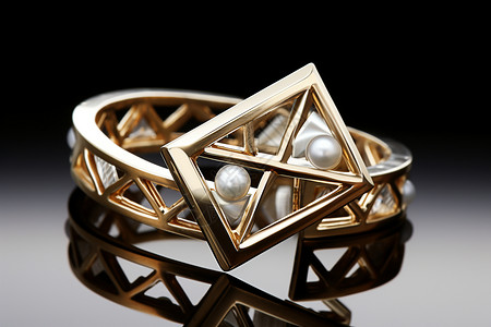 三角形黄金戒指时尚的手镯饰品背景