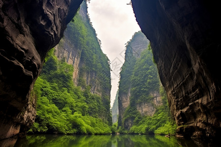 崇高美丽的天然龙水背景